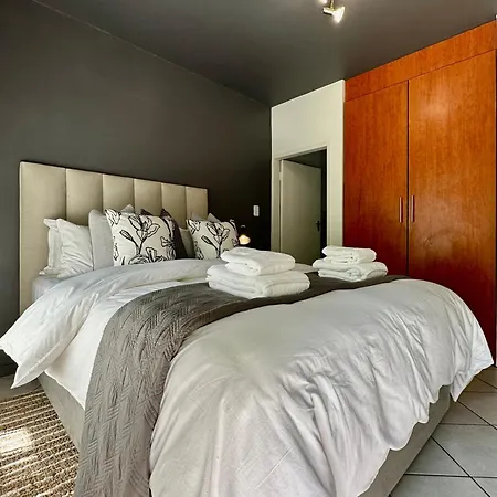 Pass-Through Apartments Pretoria Exterior photo